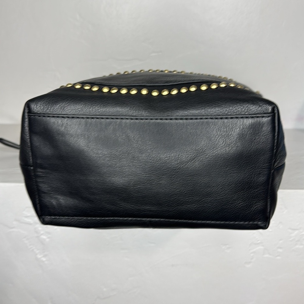 Hobo Maggie black pebbled leather handbag with brass studs - Picture 5 of 14